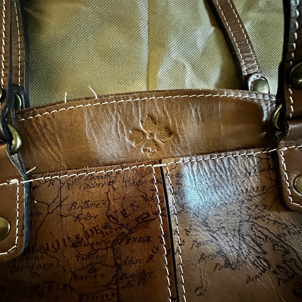 Poppy Top Zip Tote Signature Map Bag - Picture 3 of 15